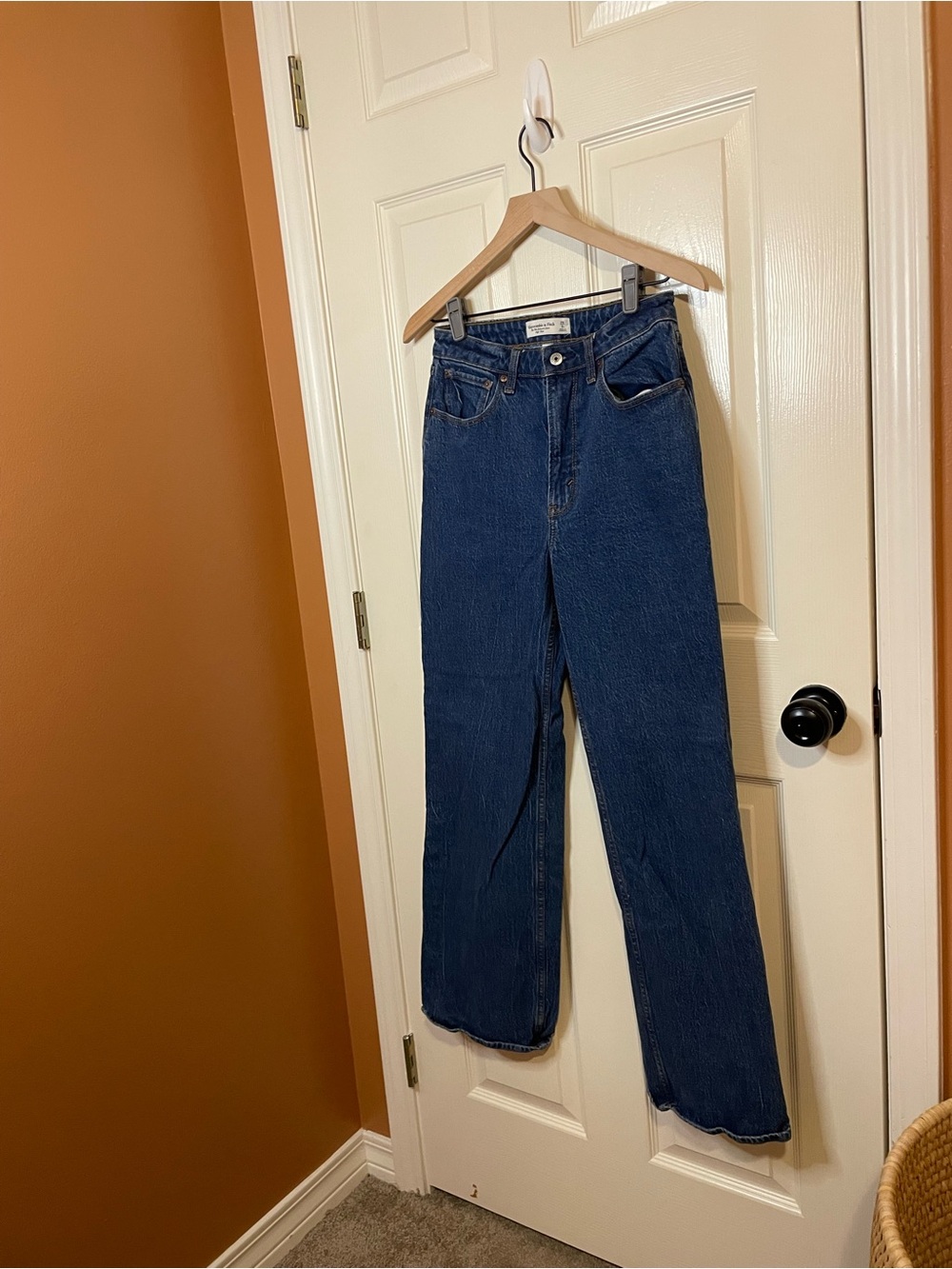 Abercrombie & Fitch Curve Love High Rise 90s Relaxed Jean Size 28 Regular - Picture 3 of 9